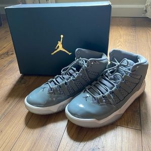 Jordan’s Max Aura, Men’s 8.5